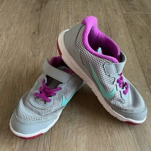 Girls Nike Tennis Shoes - size 2Y